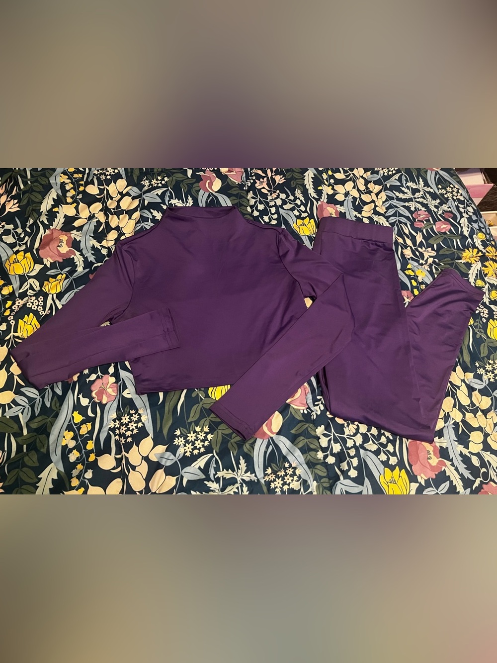 Ladies Two Piece Set - Picture 1 of 3